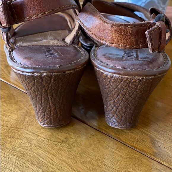 Born  wedge  sandals - Picture 4 of 8